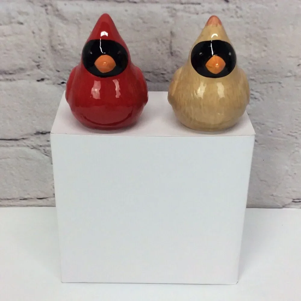 Hallmark 2022 Cardinal Salt & Pepper Shakers Male/Female Bird Collectible Decor